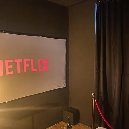 Miloa Cine Escapace Cinema Et Ciel Etoile Apartman *